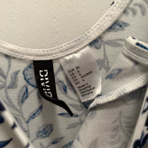 Floral skater dress - Picture 2 of 2